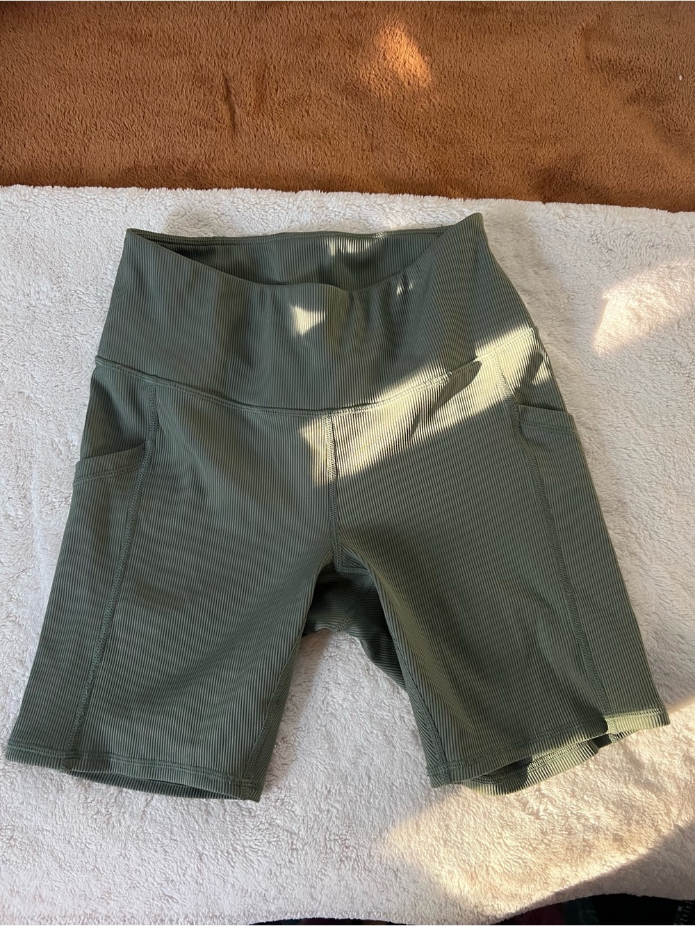Green High-Rise Ribbed Bike Shorts with Side Pockets